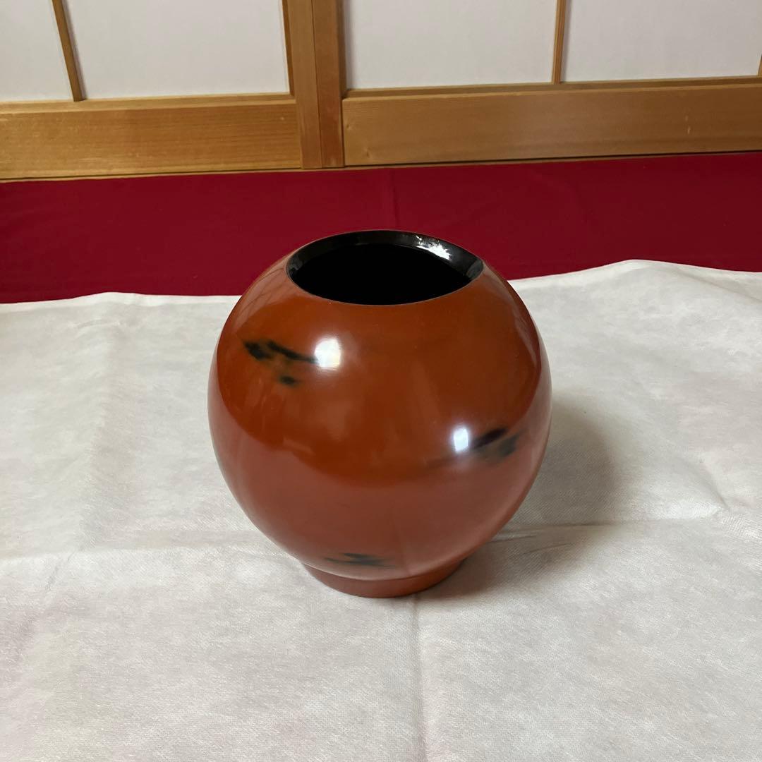 根來塗り球形花器